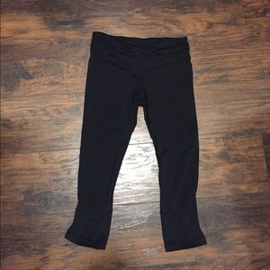 Size 6 Lululemon Run Inspire Crops